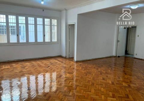 Groot appartement met eigen buitenruimte aan het strand van Botafogo! Met een totale oppervlakte van 173m² (143m² in IPTU + 30m² balkon) biedt dit ruime appartement comfort en veelzijdigheid in het hart van Botafogo. De unit heeft drie slaapkamers, a...