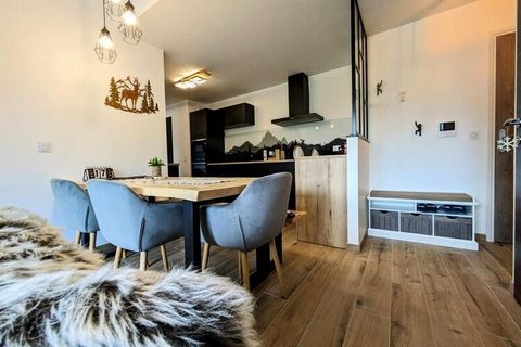 Ontdek dit prachtige appartement gelegen in het hart van La Féclaz, dat plaats biedt aan maximaal 100 personen. 6 personen. Gelegen op de 2e en laatste verdieping van een condominium; Dit recent gebouwde appartement combineert comfort en bergcharme m...