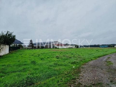 In absoluter TOP-GRÜN-LAGE befindet sich dieses Grundstück mit rund 600 m² am östlichsten Ortsrand Leithaprodersdorfs! Das Grundstück ist eines von drei Grundstücken die zum Verkauf stehen und ist durch seine S-Lage perfekt ausgerichtet. Die Eckdaten...