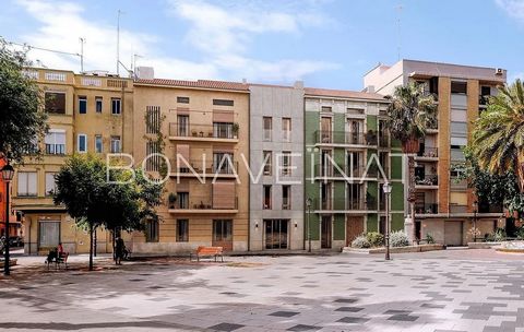 Exklusive Neubauwohnungen im Herzen von Cabanyal, Valencia: Design, Komfort und Tradition gegenüber der Plaza Dr. Lorenzo de la Flor Entdecken Sie die erste hochwertige Wohnanlage im emblematischen Viertel von Cabanyal, das sich an der historischen P...