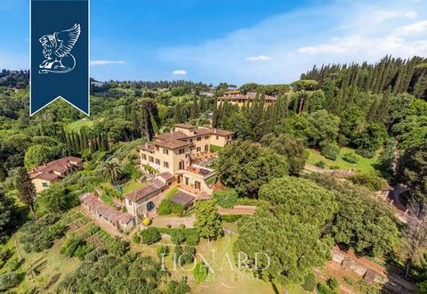 This enchanting 17th-century villa, located in Florence's prestigious Piazzale Michelangelo area, offers a rare opportunity to own a historical property with modern comforts. The 1,200 sqm villa, set on three levels, is surrounded by a 6,700 sqm...