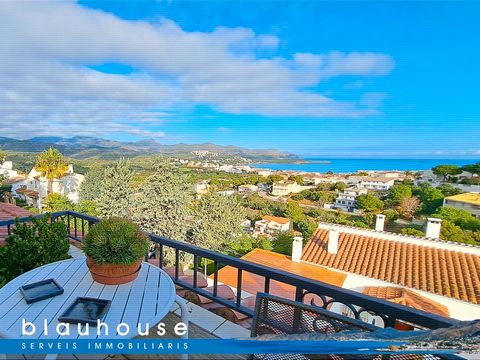 This beautiful house is located in one of the quietest and most exclusive areas of Llançà, offering stunning views of the sea. Distributed over several levels, the property has ample spaces and an excellent layout for comfort and privacy. Upon enteri...