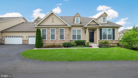 OPEN HOUSE CANCELLED, apologies for any inconvenience. Welcome to a carefree lifestyle in Regency of Hilltown an active, over 55 community that offers a multitude of opportunities for you to enjoy. Located just a short 15 minute drive from Doylestown...