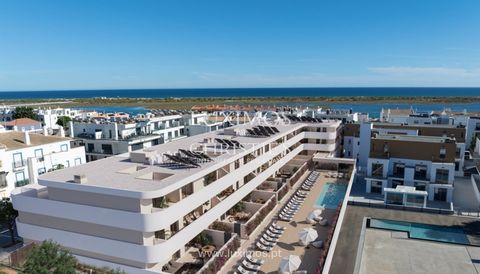 Apartamento T2 novo com varanda , piscina , garagem e arrecadação à venda no exclusivo condomínio Royal Residences Cabanas de Tavira , localizado junto à Ria Formosa , no Algarve . Com uma distribuição inteligente e espaços amplos, este apartamento T...