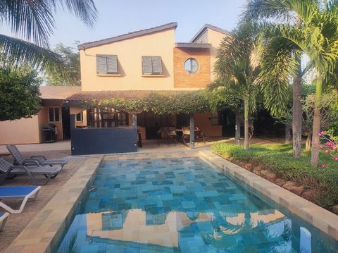 This magnificent villa, located in a secure residence in the heart of Saly, combines comfort, luxury and tranquility. It includes four generously furnished bedrooms, a bedroom on the ground floor with bathroom and the other three bedrooms are upstair...