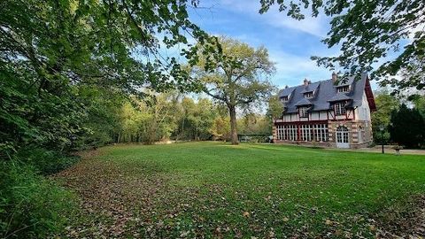 Orangery of the Chateau de Lagny sur Marne built in 1870 on a wooded park of 6250 m². The house includes: 7 bedrooms, 4 bathrooms, a large living room dining room, a library, a large equipped kitchen, a games room and an office, a laundry room and an...