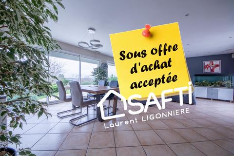 Safti LIGONNIERE IMMOBILIER vous présente cette maison présente implantée dans un environnement paisible avec une vue dégagée. Le bien s'étend sur un terrain généreux de 1674 m², offrant de l'espace et de l'intimité (aucun vis-à-vis) et bénéficie d’u...