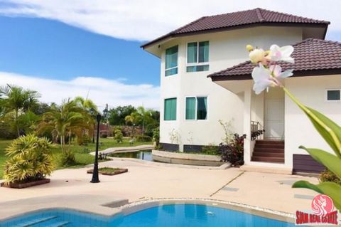 Newly built villa in Baan Amphur, Na Jomtien. The villa is fully furnished and ready to move into. The villa is in a quiet residential area, close to Wat Yan, Khao Chee Chan and Silver Lake. The property covers a living area of approx 320 Sqm and is ...