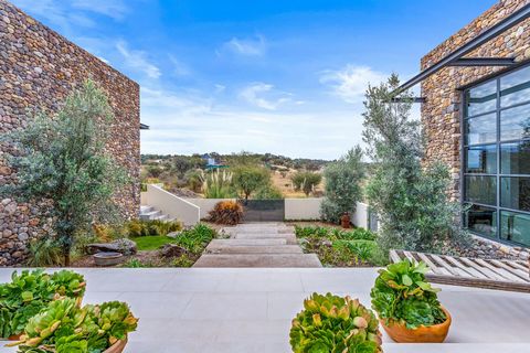 HAVE IT ALL! COUNTRY LIVING JUST 8 MINUTES FROM SAN MIGUEL DE ALLENDE Experience the perfect blend of indoor and outdoor living in one of San Miguel de Allende’s premier countryside communities, located in Mexico’s leading sustainable mixed-use devel...