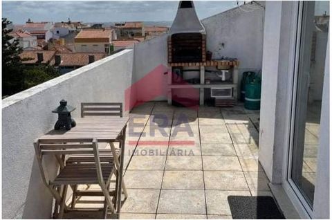 1-Zimmer-Wohnung in Peniche. Bestehend aus Verteilerhalle, Küche, Schlafzimmer mit Zwischengeschoss und komplettem Badezimmer. Mit einer 27 m² großen Terrasse mit Grill. Ausgezeichnete Lage im historischen Zentrum der Stadt. In der Nähe aller Geschäf...