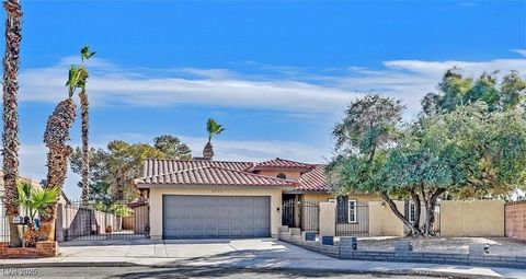 WELCOME TO YOUR COMPLETEY REMODELED & UPDATED ONE STORY HOME--NO HOA! CHARMING GATED COURTYARD ENTRY--VAULTED CEILINGS--GREAT FLOOR PLAN WITH FORMAL LIV./FAMILY/DINING ROOMS----NEW 