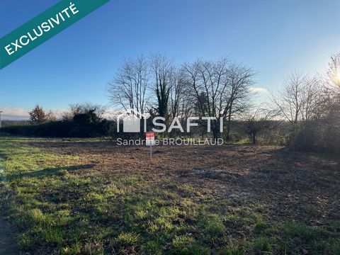 Dans un petit village calme avec toutes les commodités - (pharmacie, supermarché, école, collège) A 20 min de Duras et de Sainte Foy la Grande et 50 min de Bergerac, ce joli terrain de 800 m2 est sur un versant de colline orienté Est. La parcelle est...