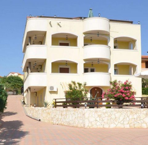 Hotel in Medulin with Option to Expand into a Larger Complex - Great Investment! Calm green location! Located in a prime area of Medulin, just 300 meters from the sea, this property is designed as a mini hotel and offers an established, successful to...