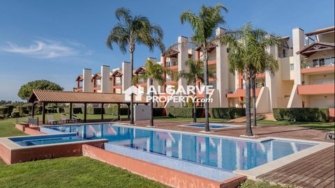 Located in Vilamoura. Splendid two-bedroom apartment located in a gated community, perfectly situated between the serene atmosphere of golf and the vibrant lifestyle of central Vilamoura. Just a 15/20 minute walk from the marina and beach, you will e...