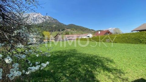 ¡UNA RAREZA QUE NO SE VERÁ A MENUDO! ¡SOLO RESIDENCIA PRINCIPAL! Esta propiedad rectangular de aprox. 54 por 24 metros se encuentra en una soleada ubicación con vistas a la montaña en el balneario climático de Gröbming. Es de fácil acceso y edificabi...