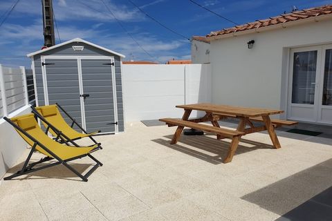 Dit charmante gerenoveerde huis is ideaal gelegen op slechts 800 meter van de oceaan en de schilderachtige Corniche de Sion en biedt een perfect toevluchtsoord aan zee. Met de markt van Sion en levendige zomeractiviteiten om de hoek, heeft u alles wa...