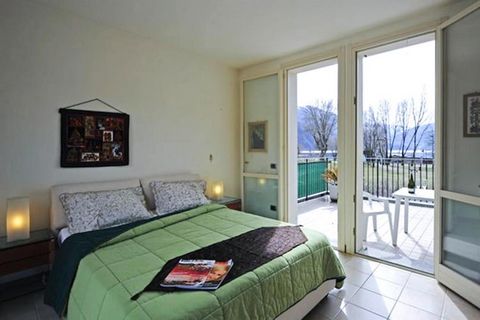 Ciesz się spokojem gór i ciepłem słońca nad jeziorem Lugano w tym apartamencie z balkonem dla 4 osób! Ten stylowy apartament z 1 sypialniami, mieszczący się w tętniącym życiem budynku, jest idealnym miejscem dla beztroski pobyt z rodziną lub przyjaci...