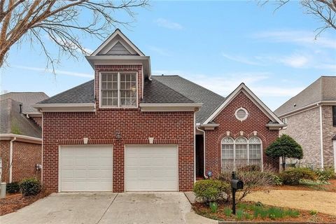 This traditional all-brick home in the desirable Glenview neighborhood is in move-in condition, but for someone looking to add modern updates, this is the perfect opportunity! Lovingly maintained by its original owner, the home offers classic charm, ...