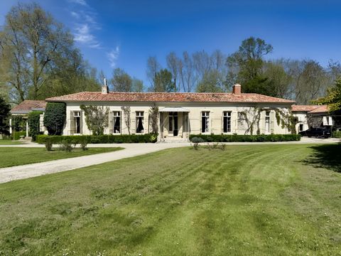 ANCIENNE SEIGNEURIE DU XVIIe EN CHARENTE-MARITIME