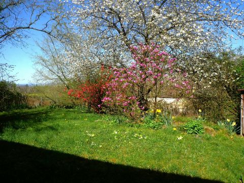 centre du village proche école et commerces