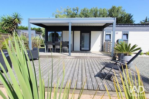 iad France - Emilie Milcent ... vous propose : Devenez propriétaire de ce magnifique terrain de 288 m² environ et d'un cottage de 48 m2 environ dans lequel vous pourrez immédiatement vous installez ! -- ACCESSIBLE A L ANNEE -- Offrant un cadre de vie...