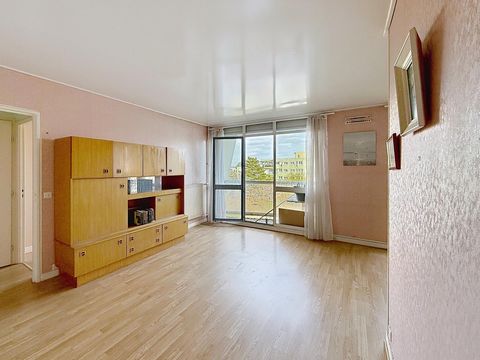 PETIT PRIX – LUMINEUX – GARE À PIED