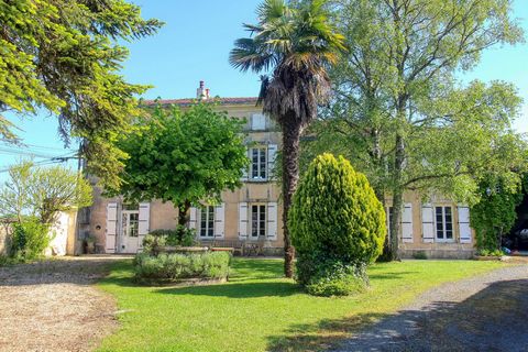 Manoir + 5 gîtes, piscine, 15000 m² terrain