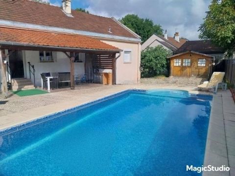 Jolie maison contemporaine avec piscine au calme TAVAUX (JURA) à 10 min de DOLE