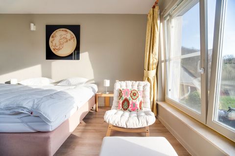 This holiday home in Sosoye with 5 bedrooms can host 14 people. Ideal for families with children and groups, it has an infrared sauna and a private heated swimming pool for relaxing at leisure. Sounds like the ideal vacation spot, eh?You will find go...