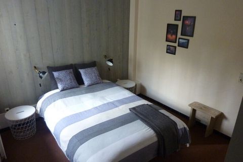 Questo grazioso appartamento è situato a Bohon. Ideale per una coppia, può ospitare 2 ospiti e ha 1 camera da letto. Situato in una bella parte della città, questo appartamento è sicuro di creare un'esperienza di vacanza memorabile. La foresta si tro...