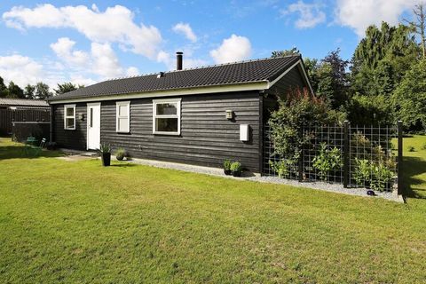 Well maintained cottage only approx. 200 meters from the sea at Dalby Huse. Open kitchen / living room and nice bright living room with direct access to large, covered terrace. Nice bathroom. There is a double bedroom and a room with a sofa bed. The ...