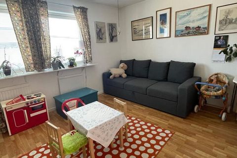 Homey and child-friendly atrium house in Fiskebäck in western Gothenburg. A perfect house for a family that wants to take part in all the attractions of the entertainment city of Gothenburg, such as Avenyn, Liseberg, restaurant life and shopping. At ...