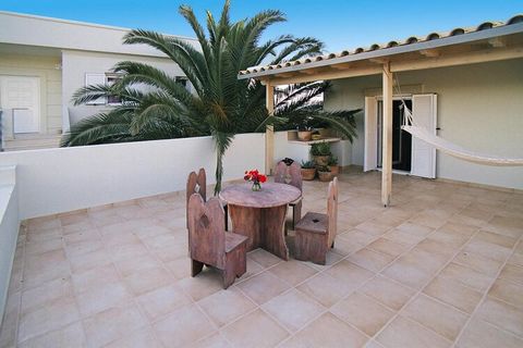 Tastefully and modernly furnished holiday home near the popular port of Kolimbari with a wonderful view of the sea, the White Mountains and the surrounding villages. You can reach the beach in a few minutes by car. On the spacious garden property wit...