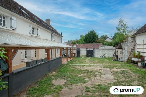Are you looking for an enchanting place to establish your home? Look no further, this old house of 160m2 in Rosoy is the ideal place to make your dreams come true. Located on a plot of 400m2, this property offers a spacious and welcoming outdoor spac...