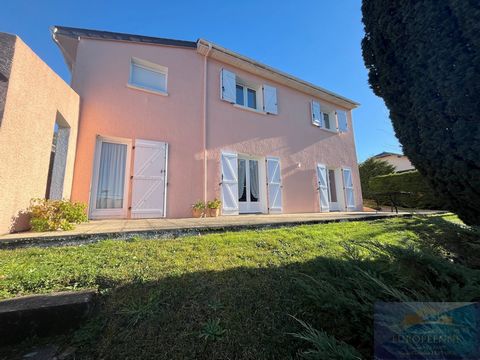 ON THE HEIGHTS OF LOURDES - You will enjoy the breathtaking view of the mountains from this pleasant house including a bright living room with open kitchen opening onto a sunny terrace, a bedroom with private bathroom. Upstairs, a living room with op...