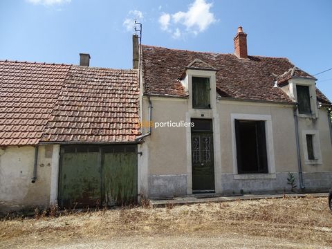 Located on a building plot of more than 2000 m2, this small stone house is composed of a kitchen, living room, bedroom, bathroom, an outdoor toilet, convertible attic, workshop, garage. In front of the house, a common courtyard gives access to a gard...