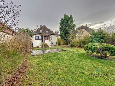 NEW PROPERTY FOR SALE IN YOUR AGENCY CHRISTELLE CLAUSS REAL ESTATE IN OBERNAI - HOUSE 172.95M2 - 1096M2 OF LAND Located in a quiet area, in a sought-after area of Obernai, come and discover this house with character from the 60s, with great potential...