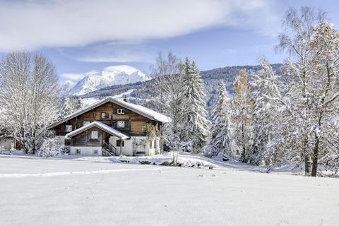 DEMI-QUARTIER, PLOT OF LAND WITH BEAUTIFUL VIEW MONT-BLANC REF 7309, on which is established a chalet currently in co-ownership, made up of 2 apartments. This 1,782 m² plot, located in a rural setting 2.5 km from Megève and La Princesse ski slopes, h...