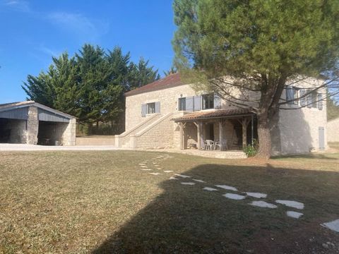 Summary Bright 6-bedroomed family home with swimming pool, set on a plot of approx.6300sqm. This property is located at about 5 minutes from Montaigu de Quercy, located at the end of a small hamlet enjoying a beautiful view of the countryside. A ston...