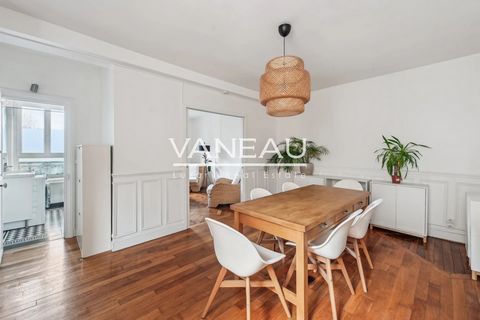 In a 1930 building, on the 3rd and last floor, apartment of 57.85m² Carrez composed of an entrance, a semi-open fitted and equipped kitchen, a living room, a living room, a bedroom, a bathroom and a separate toilet. 2 bedrooms are possible. Old-fashi...