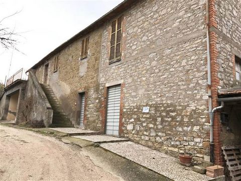 PASSIGNANO SUL TRASIMENO(PG): in panoramic hillside position, farmhouse of 200 sqm on two levels comprising: * Ground floor: utility room, bathroom, storeroom, two cellars and shed of 25 sqm. * First floor: dining room, kitchen, living room with fire...