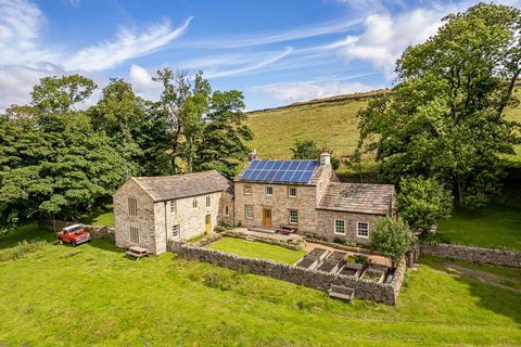 The property is thought to date back to the late 17th or early 18th century and offers versatile accommodation over two wings. The property retains an array of original features such as fireplaces and oak beams and lintels that blend seamlessly with ...