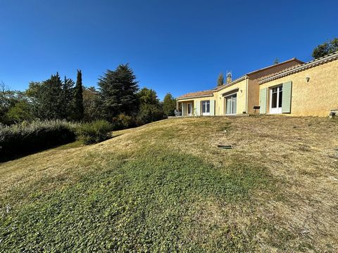 Votre Agence Babimmo vous propose à la vente cette villa de plain-pied de 165m2 habitables dans un quartier prisé de CASTRES sur une parcelle de 2000 m2. Cette jolie maison est composée d'un très beau séjour de 40m2 avec baie vitrée qui donne sur une...