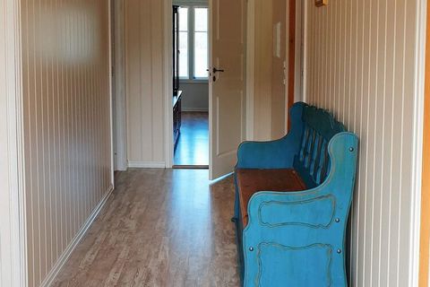 Holiday house/fisherman’s cottage with a large plot and a panoramic view of the fjord Frøysjøen. Pets allowed. Final cleaning included. Nice fisherman’s cottage with a 50 m2 large combined living room and kitchen. Riks-TV for Norwegian and Nordic TV ...