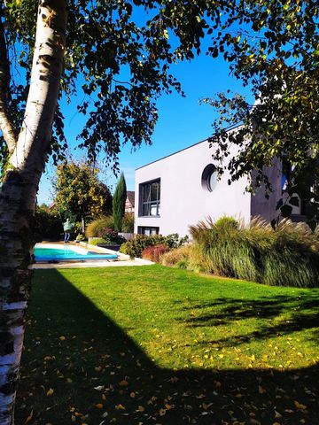 Dpt Bas-Rhin (67), à vendre proche de MOLSHEIM - Luxueuse maison P9 de 246,75 m² - Terrain de 1 500 m² avec piscine