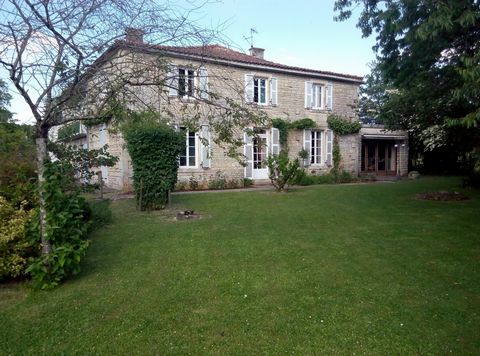 COULON LARGE STONE HOUSE TO RENOVATE WITH OUTBUILDINGS COMPRISING: ON GROUND FLOOR: Entrance, dining room followed by a library, separate and fitted kitchen, laundry room, cellar, bathroom and separate toilet... An adjoining apartment with living roo...