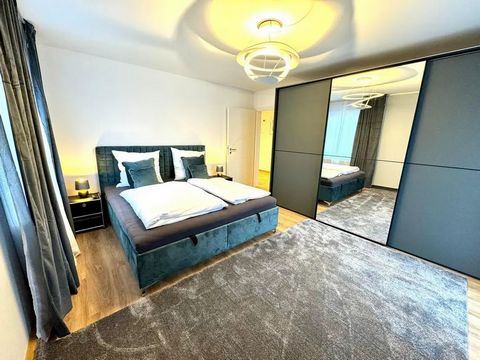 First occupancy after complete renovation! We rent out a fully furnished 4-room apartment on the 1st floor with balcony in the eastern ring area in Braunschweig (Malerviertel, best residential area, Prinzenpark 300m away) on a monthly basis. The apar...