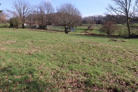 Placed beautifully in a sought-after area beside the Lake Triouzoune within the commune of Liginiac, is this attractive plot of building land measuring 2 688m2. From this plot you can see the lake just a short distance away. A short walk away from th...