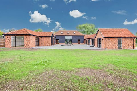 Apple Tree Barn is a newly constructed barn conversion that has been sympathetically designed to incorporate bright and airy spaces. Set on a vast and spacious 2.09-acre plot, this stunning property boasts exposed brickwork and beautiful oak beams th...