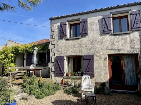 Beautiful stone house, with 4/5 bedrooms, situated in a hamlet, but only 4 km from all amenities in Aulnay-de Saintonge. The house comprises on the GROUND FLOOR: an entrance, a fully fitted kitchen, a living room with a wood burning stove, a living r...